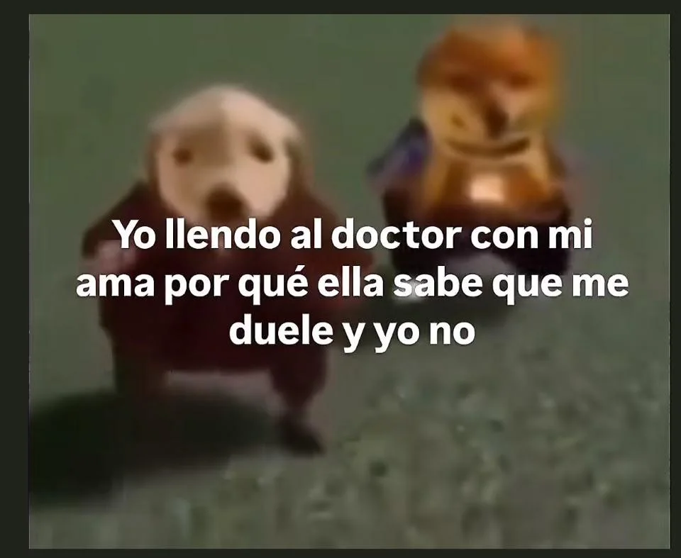 Cuando te duele la rodilla y ella culpa al celular: ¡Meme viral!